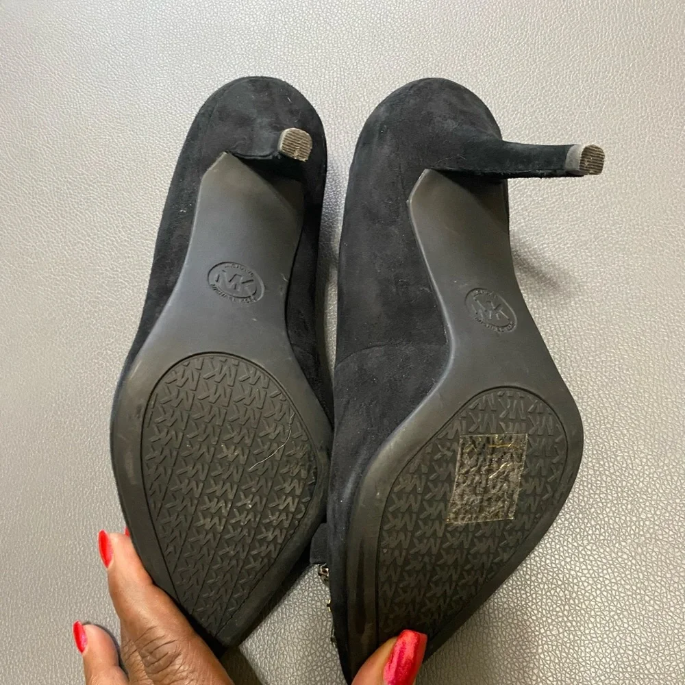 EUC Michael Michael Kors Felicity Suede Pump